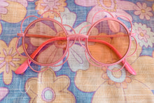 Load image into Gallery viewer, Pink Daisy Frames

